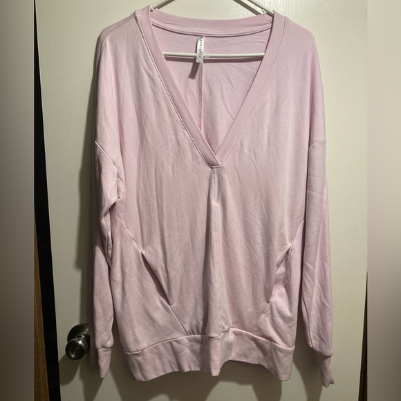 Fabletics Sweatshirt - Picture 1 of 5